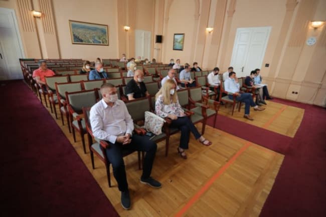 image-gallery-item