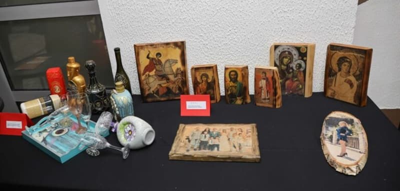 image-gallery-item