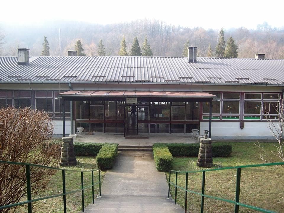 image-gallery-item