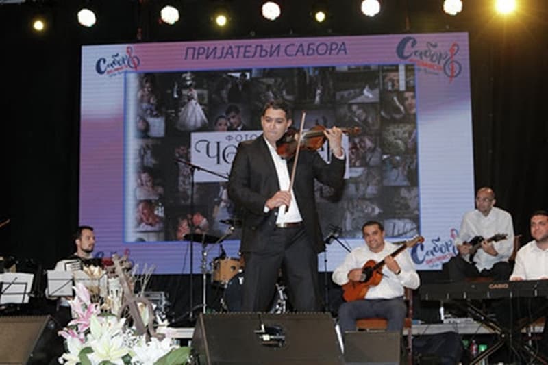 image-gallery-item
