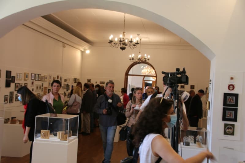 image-gallery-item