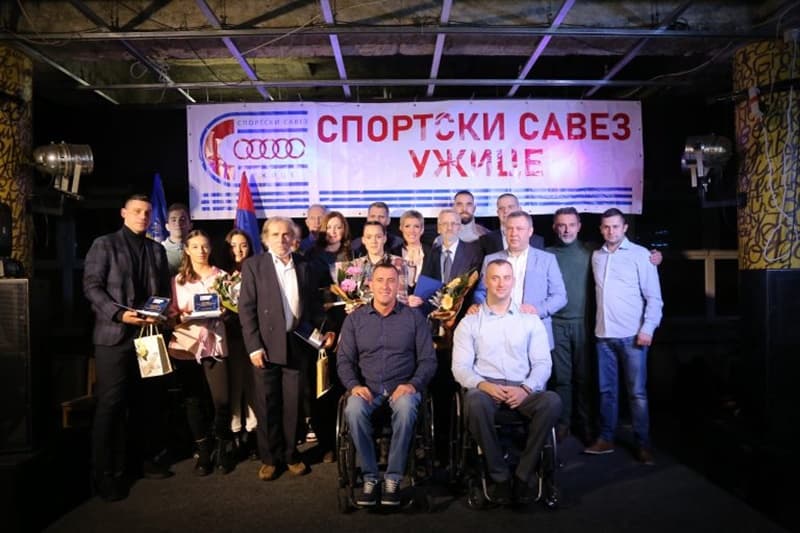 image-gallery-item