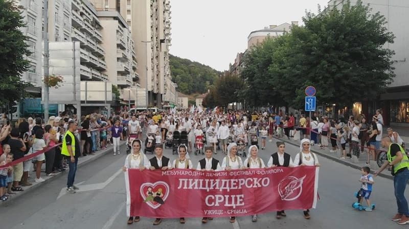 image-gallery-item