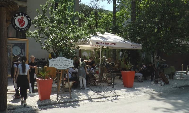 image-gallery-item