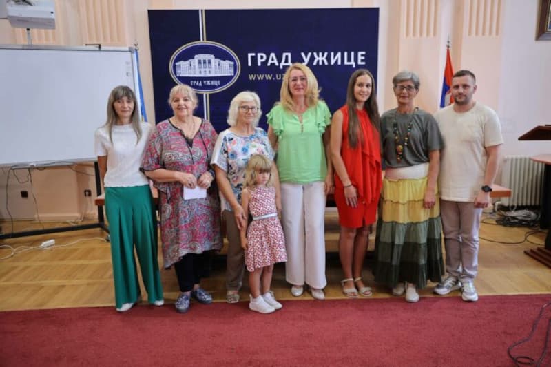 image-gallery-item