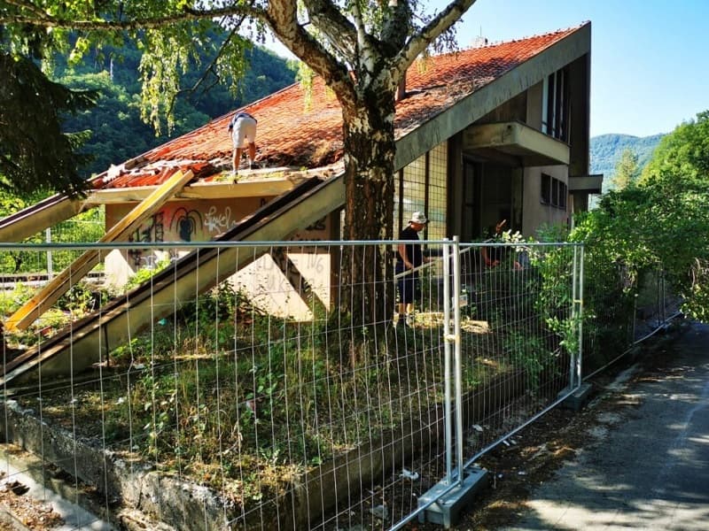 image-gallery-item