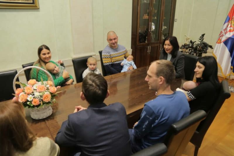 image-gallery-item