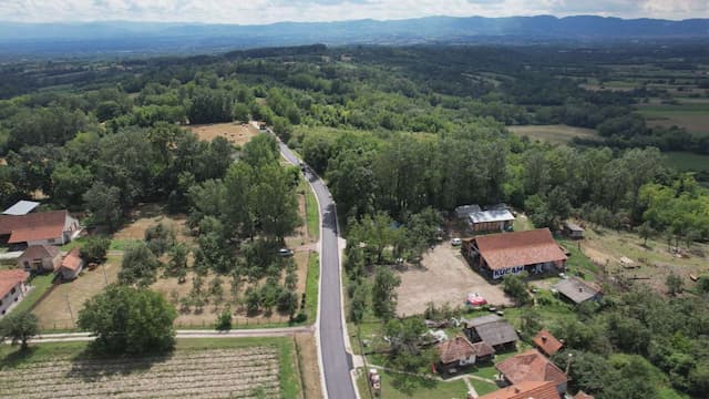 Novi asfalt za sigurniji život: Put koji vraća nadu meštanima Mrčajevaca, foto: 4N Studio