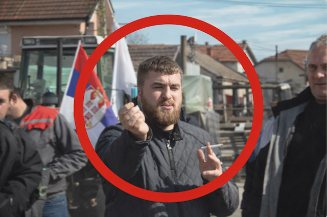 Čovek koji je oštetio skupocenu opremu i napao novinare, Foto: GZS